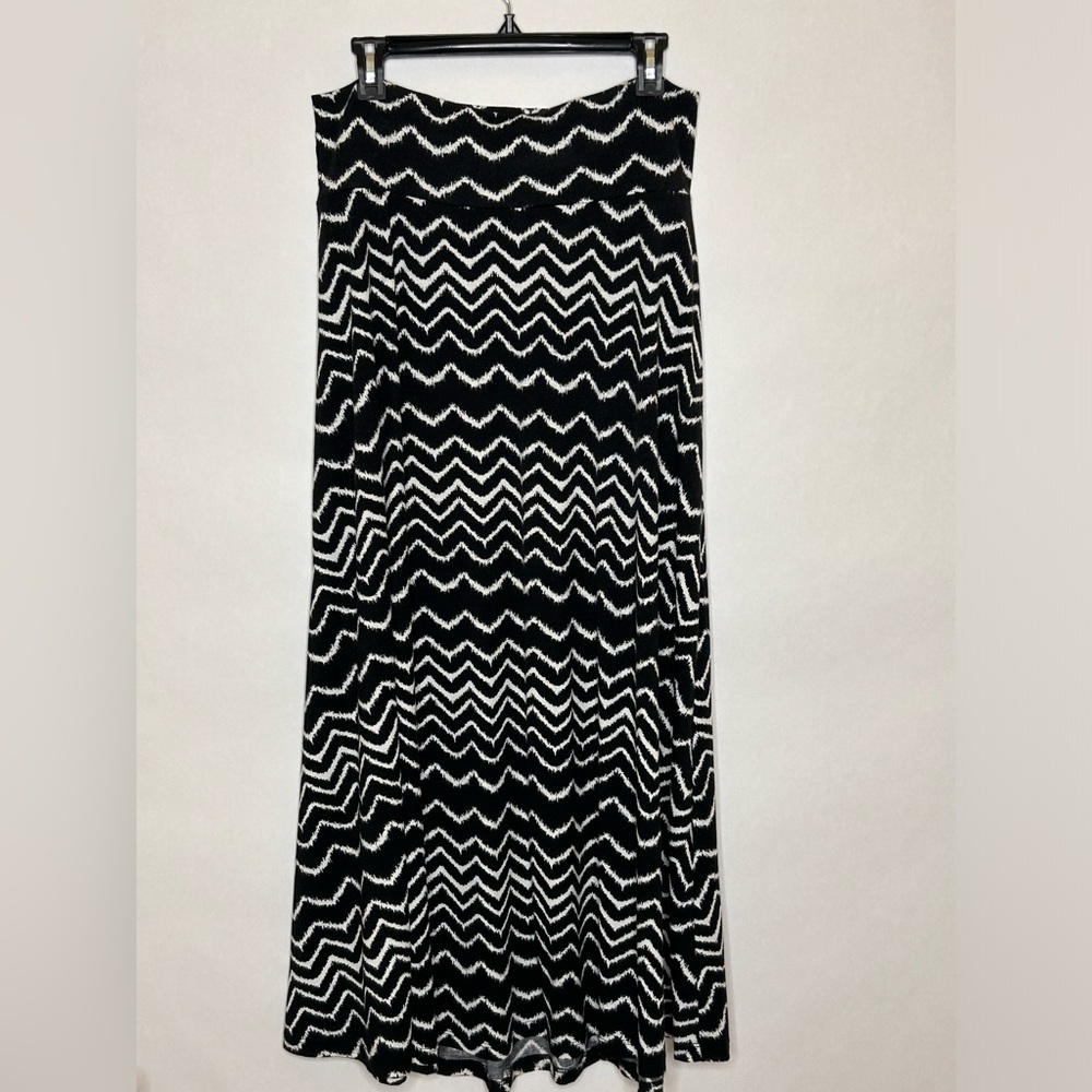 A.Byer , Black and White Maxi Skirt Chevron Stripes , Women’s Size XL